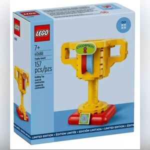 Lego 40688 Trophy Award Customizable Limited Edition 157 pieces New in Box